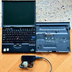 IBM Lenovo ThinkPad X61s + X6 UltraBase docking station