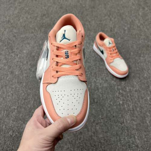 Air Jordan 1 Low "Light Madder Root" 低筒 粉藍色