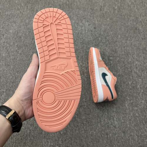 Air Jordan 1 Low "Light Madder Root" 低筒 粉藍色