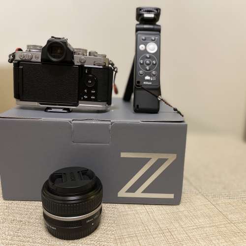 有盒 Nikon Zfc 28/2.8 SE kit w/ smallrig grip 連手柄 連ML-L7 Bluetooth remote...