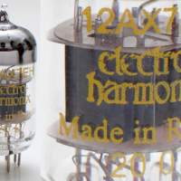 Electro Harmonix 12AX7EH(ECC83)，產自俄羅斯，係仍在生產中口碑最佳12AX7真空管之一