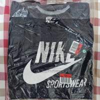 Nike Sportswear  短袖T恤(Size L)全新