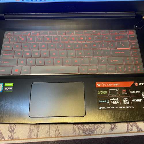 賣msi GF63-9SC 32G Ram,512ssd+1tb hdd
