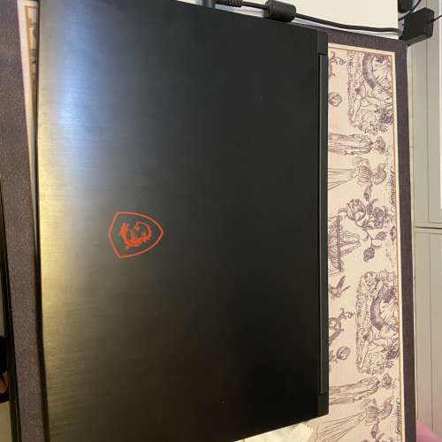 賣msi GF63-9SC 32G Ram,512ssd+1tb hdd