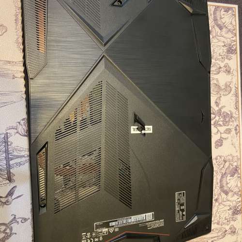 賣msi GF63-9SC 32G Ram,512ssd+1tb hdd