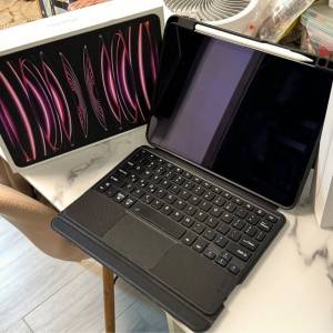 Apple M2 iPad Pro 11” Wifi 128GB 灰色 連Apple Pencil (2th) + Keyboard