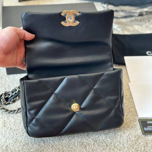 Chanel19手袋口蓋包