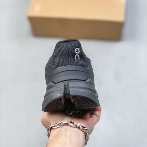 On昂跑Cloudventure LOEWE戶外輕便低幫旅遊休閒鞋 Size：36-44