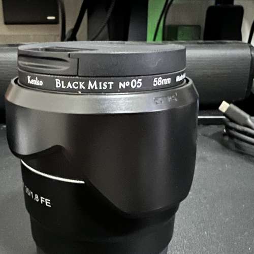 (9成新，行貨，有單有盒，跟Filter）Samyang 三陽 35mm F1.8 for Sony E-Mount