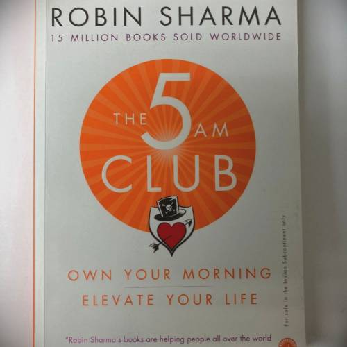 書名: THE 5 AM CLUB OWN YOUR MORNING ELEVATE YOUR LIFE