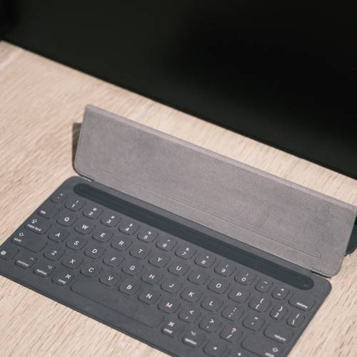 Apple iPad Pro 10.5 256GB Wi-Fi + Cellular 插卡版 (可加Smart Keyboard+Pencil)