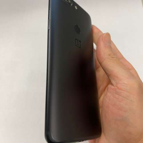 Oneplus 5T，港行雙卡