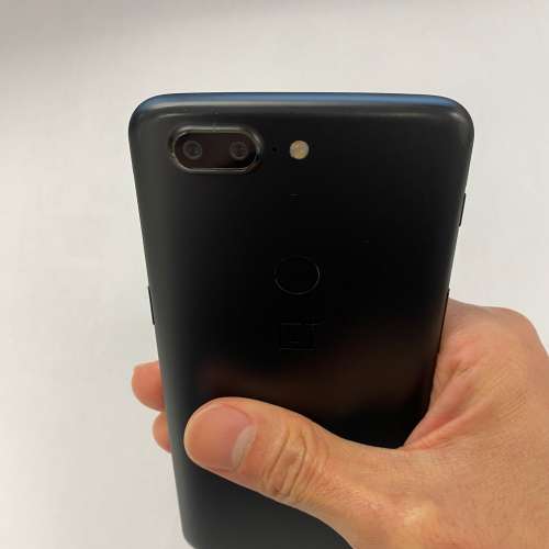 Oneplus 5T，港行雙卡
