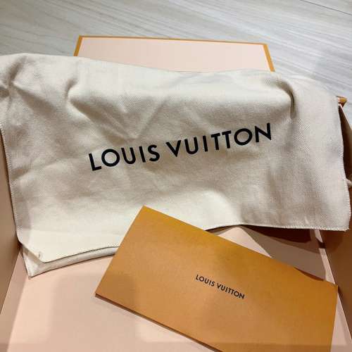 Louis Vuitton路易斯威登黑色郵差包