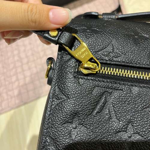 Louis Vuitton路易斯威登黑色郵差包