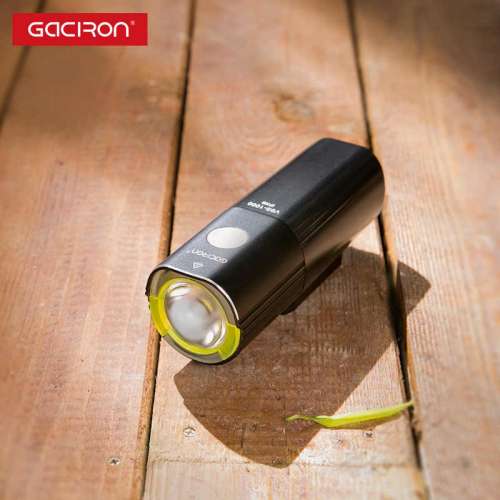 100% NEW GACIRON 加雪龍 USB充電防水專業單車前後燈