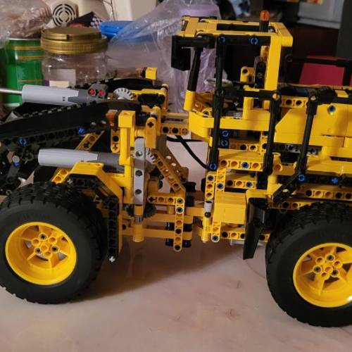 Lego technic 42030 Volvo l350f wheel loader 已砌