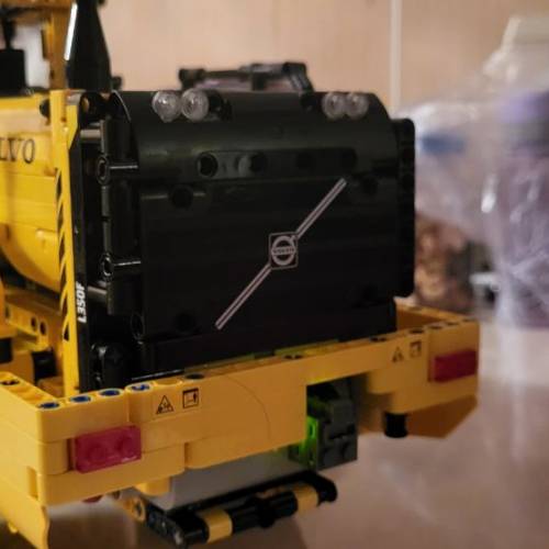 Lego technic 42030 Volvo l350f wheel loader 已砌