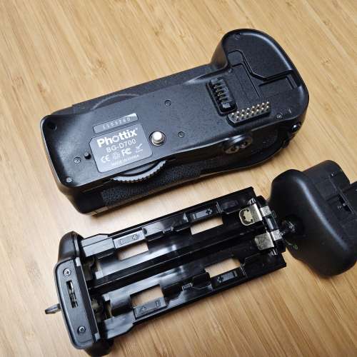 Phottix BG-D700 Battery Grip for D300 / D300s / D700 代用電池手柄