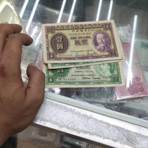 大量現金回收舊版港紙
