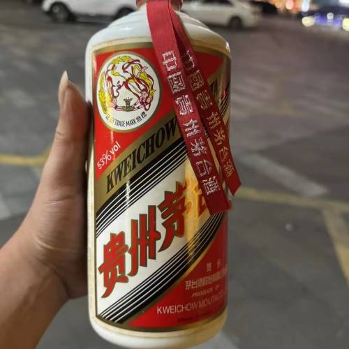 回收各種舊洋酒、茅台酒、威士忌、等等…..