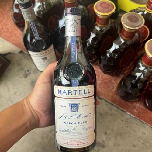 回收各種舊洋酒、茅台酒、威士忌、等等…..