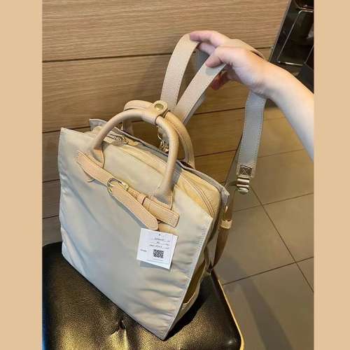 一眼貴氣！ 日本超高級雙肩氣質男女背包牢固~防潑水超輕巨美，可以作為旅行背包，電...