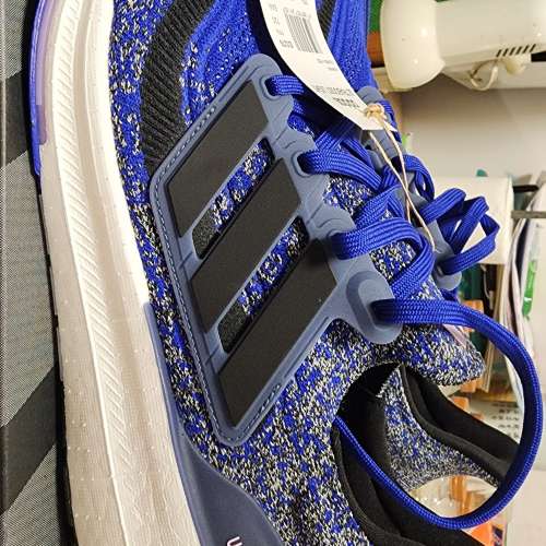 全新Adidas ULTRABOOST LIGHT 運動鞋