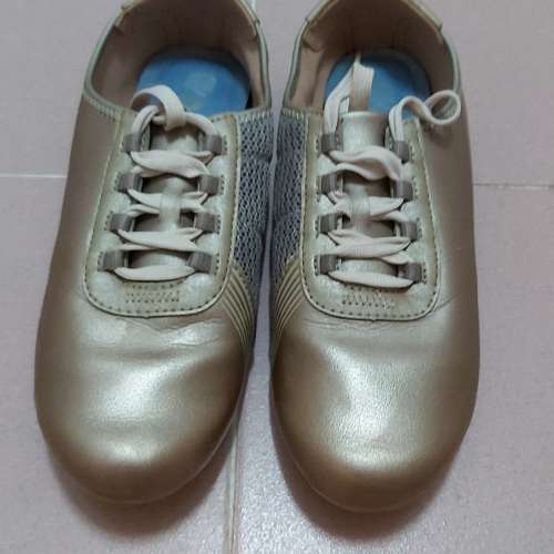 100蚊兩對鞋 Adidas  New Balance女裝鞋