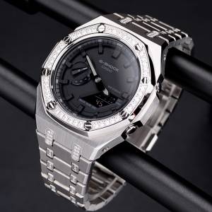 G-SHOCK Casioak Mod 手錶鑽石風格銀色拋光錶殼金屬錶帶黑色時標黑色錶盤 44 毫米