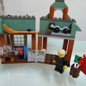 LEGO 4719 （2003）Harry Potter  Quality Quidditch Supplies (已砌）