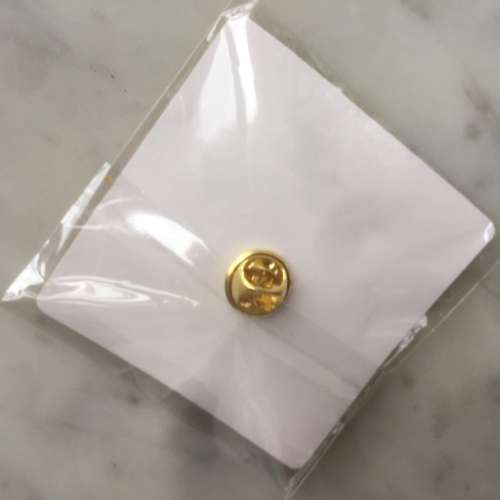 $50 100% 未開封 MTR 40週年 胸章 (載生活 - 再起程)