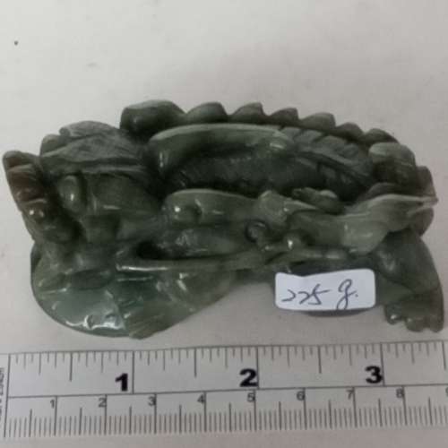 一對翡翠A玉油青貔貅約三點五寸共重415克。好工好水頭，原價1680元，現清理存貨減...