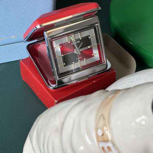 出售99%新 citizen旅行座枱鐘一個，時計及響鬧正常，外觀全新，值得收藏，有意請pm...