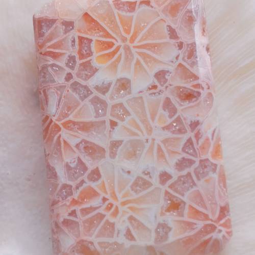 牡丹花粉萬花筒 天然珊瑚玉吊墜