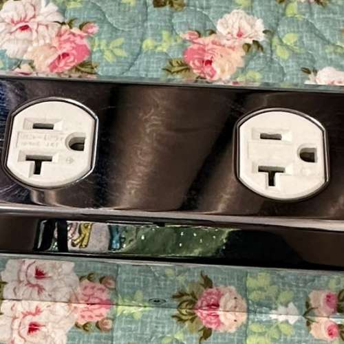 Oyaide MTB-4-R1 Power Bar