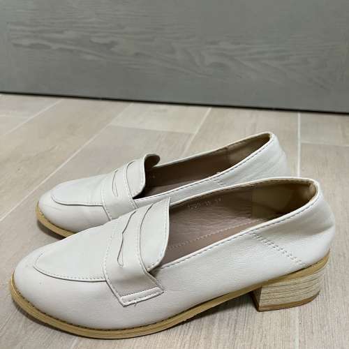 女裝平底鞋37號