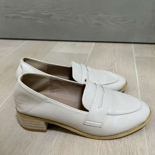 女裝平底鞋37號