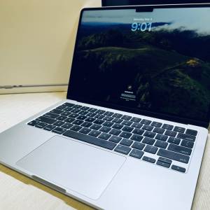 13.6-inch MacBook Air with Apple M2