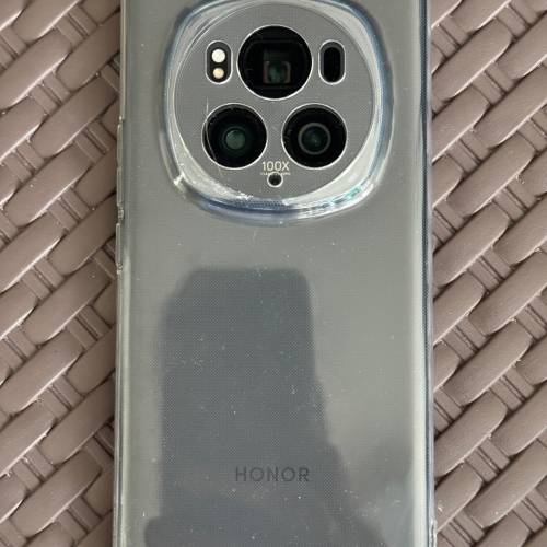 99.9%新港行Honor Magic 6 Pro , 12+512, 黑色，連三樣全新贈品