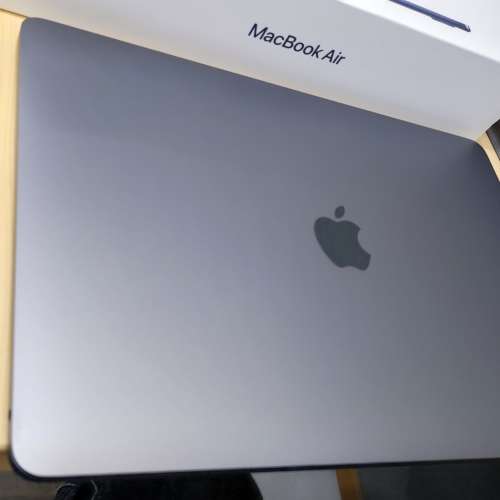 有保養Macbook Pro 2022 M2 2023年買 apple care 保到2025年7月，高階版16GB Ram,極...