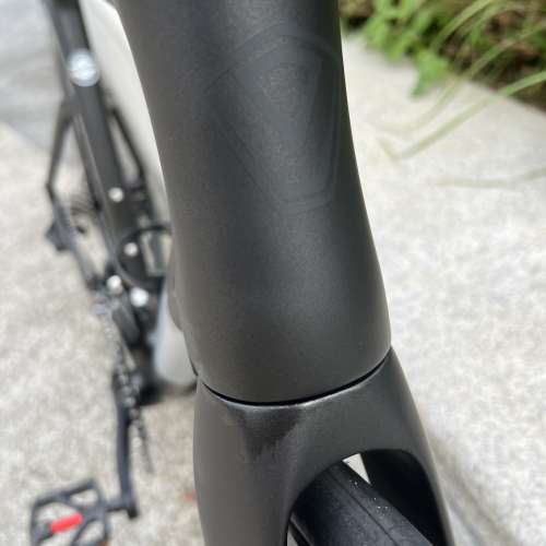 2024 JAVA 700C FUOCO TOP SHIMANO 105 24S 碟剎 碳刀碳纖維公路車 送水架前後蛙燈