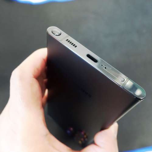 98% New Samsung Galaxy S22 Ultra (12+512) 黑色 行貨 (可Update Samsung UI 6.1)