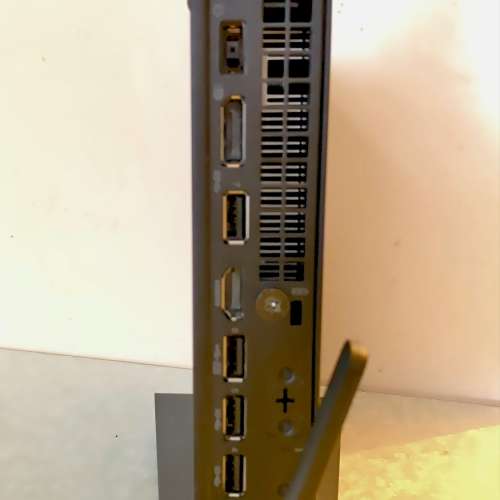在保 Lenovo ThinkCentre M70q Gen 3, i5-12500T, 16G Ram, 512 NVMe.