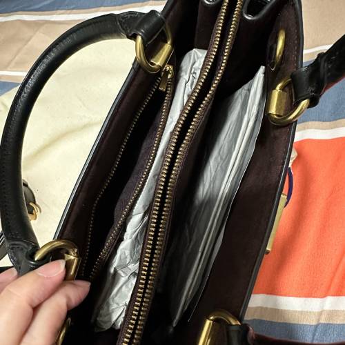 coach手袋背包，幾乎全新，可以單肩可以斜孭。