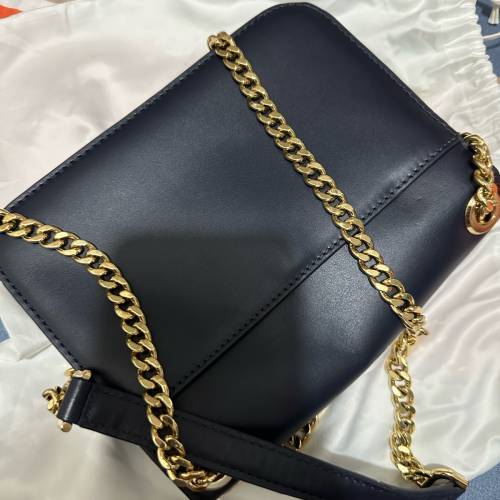 Michael kors 手袋背包，全新實物，有防塵袋。