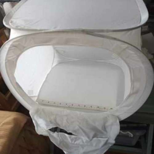 清理存貨減價出售。一手兩支影樓燈架/腳架,及三個攝影棚，photo box 兩個40&times;40cm....