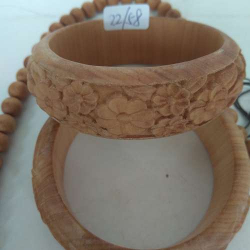 一手五件崖柏手鈪，手串 ，念珠。共售398元。崖柏有獨特香味，驅蚊蟲功能。no.A7.5.24