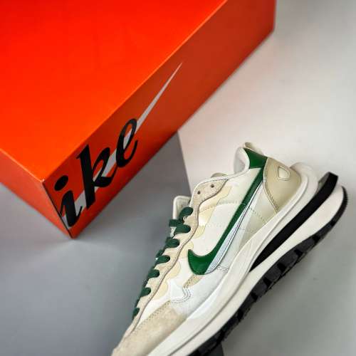 Sacai x NK Vaporwaffle 3.0