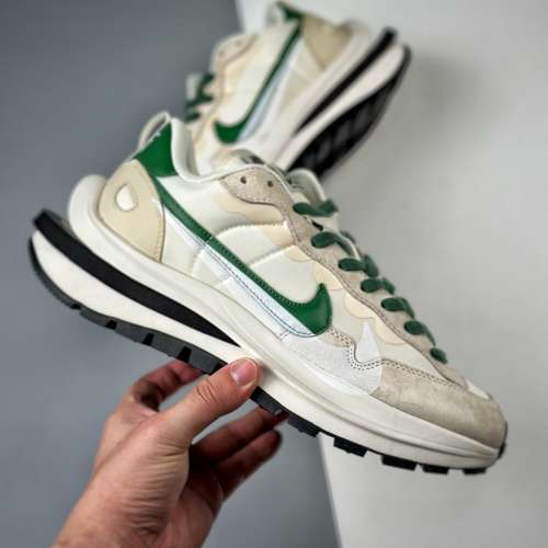 Sacai x NK Vaporwaffle 3.0